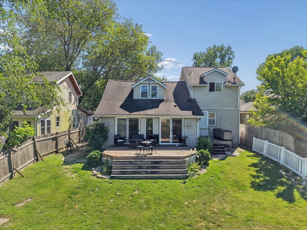 42515 N Forest Lane, Antioch, IL 60002