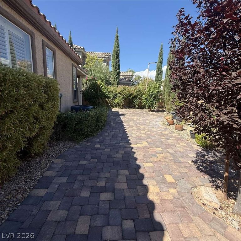 9329 Eagle Ridge Drive, Las Vegas, NV 89134 — photo 4