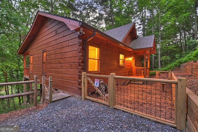 120 Christopher Drive, Ellijay, GA 30540