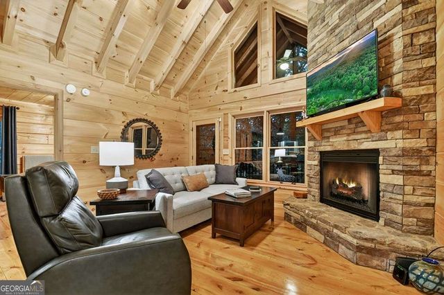 120 Christopher Drive, Ellijay, GA 30540