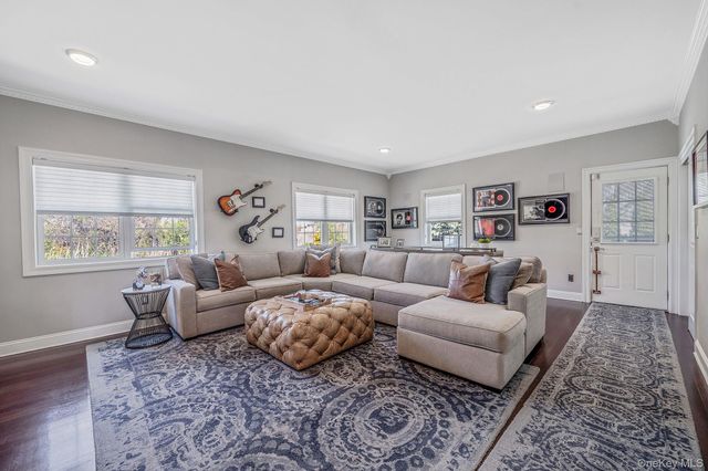9 Sunset Lane, Patchogue, NY 11772