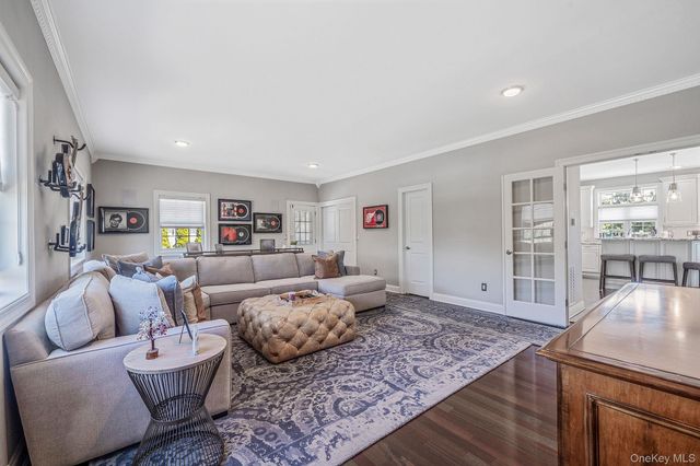 9 Sunset Lane, Patchogue, NY 11772