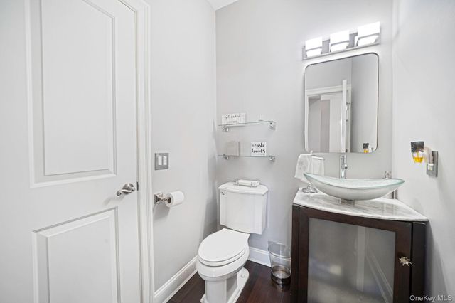 9 Sunset Lane, Patchogue, NY 11772