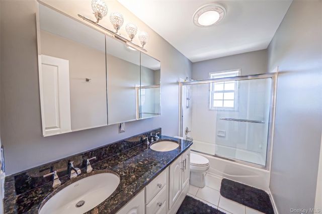 9 Sunset Lane, Patchogue, NY 11772