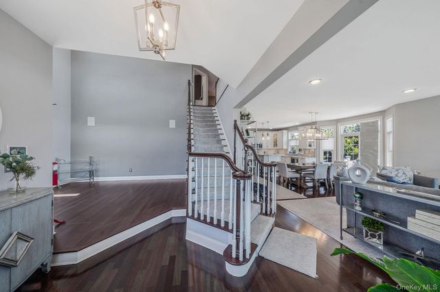 9 Sunset Lane, Patchogue, NY 11772