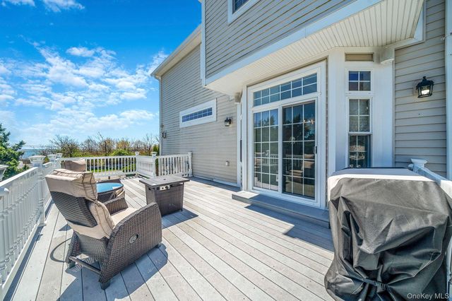 9 Sunset Lane, Patchogue, NY 11772