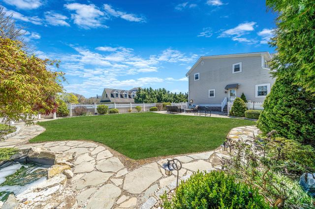 9 Sunset Lane, Patchogue, NY 11772