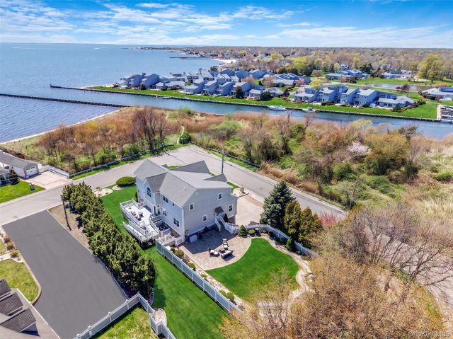 9 Sunset Lane, Patchogue, NY 11772