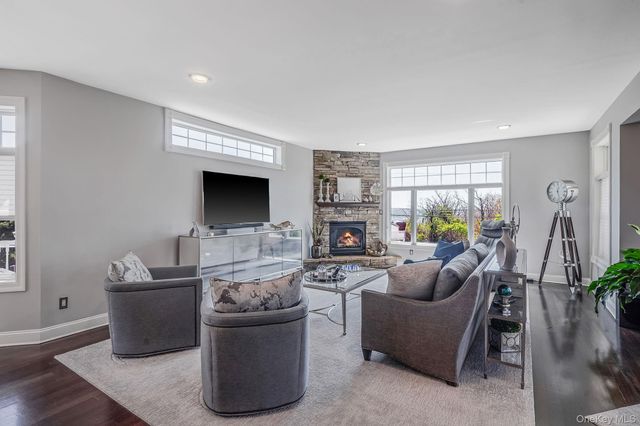 9 Sunset Lane, Patchogue, NY 11772