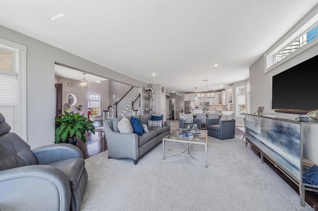 9 Sunset Lane, Patchogue, NY 11772