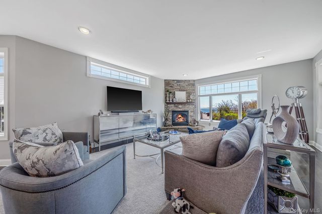 9 Sunset Lane, Patchogue, NY 11772