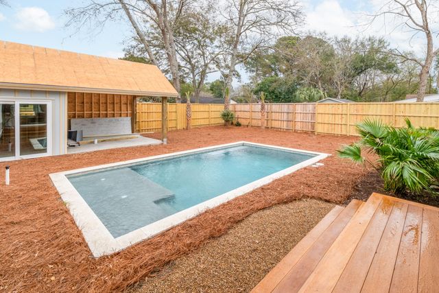 1405 Heather Drive, Mount Pleasant, SC 29464