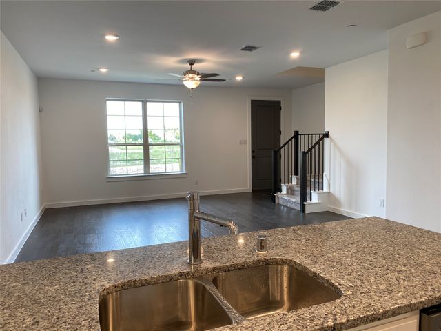 2721 Vista Park Lane, Lewisville, TX 75067