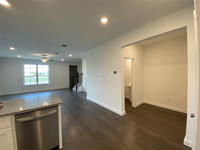 2721 Vista Park Lane, Lewisville, TX 75067