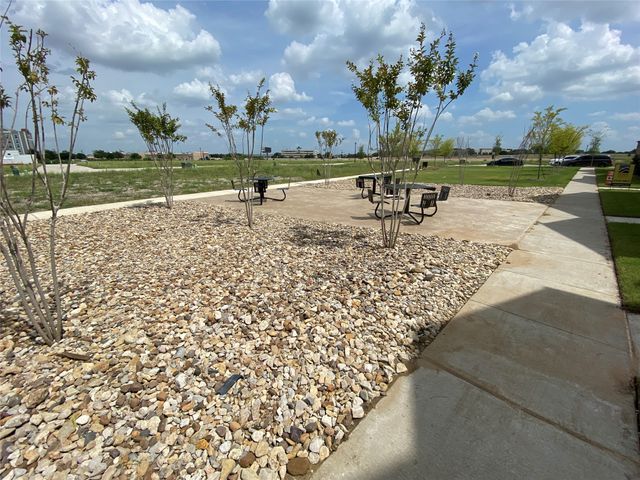 2721 Vista Park Lane, Lewisville, TX 75067