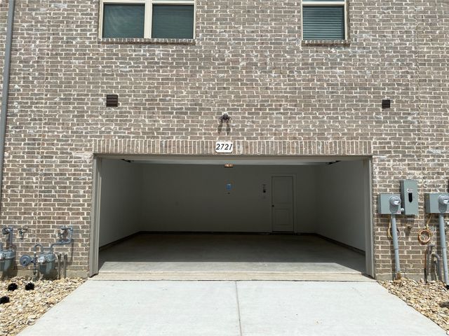 2721 Vista Park Lane, Lewisville, TX 75067