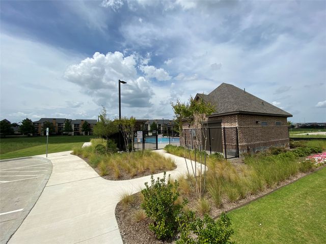 2721 Vista Park Lane, Lewisville, TX 75067