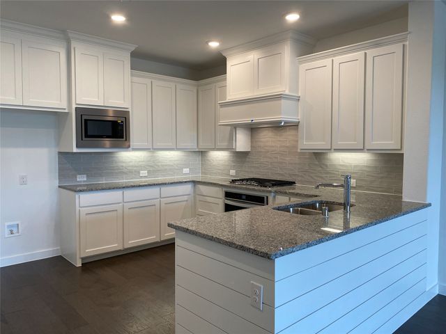 2721 Vista Park Lane, Lewisville, TX 75067