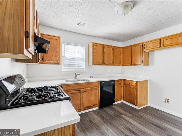 5781 Creekside Drive, Rex, GA 30273