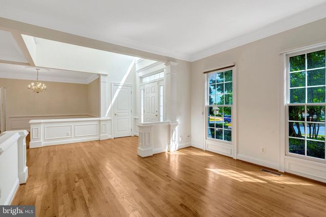5257 WINTER VIEW DR, Alexandria, VA 22312