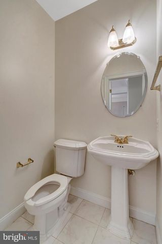 5257 WINTER VIEW DR, Alexandria, VA 22312