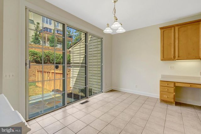 5257 WINTER VIEW DR, Alexandria, VA 22312