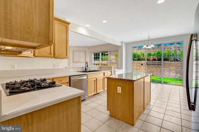 5257 WINTER VIEW DR, Alexandria, VA 22312