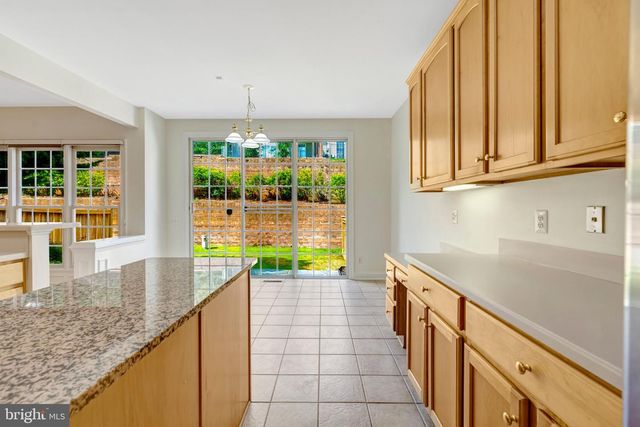 5257 WINTER VIEW DR, Alexandria, VA 22312