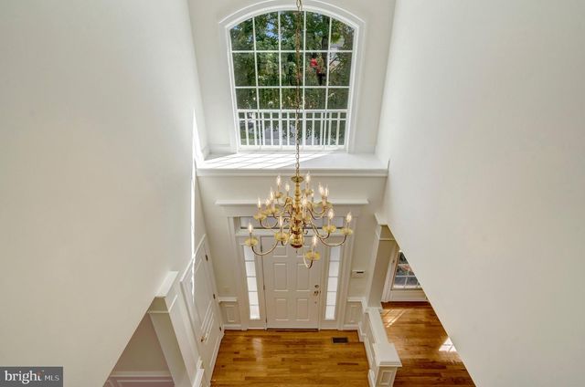 5257 WINTER VIEW DR, Alexandria, VA 22312