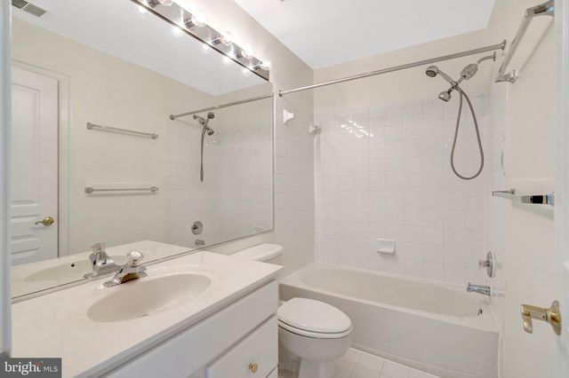 5257 WINTER VIEW DR, Alexandria, VA 22312