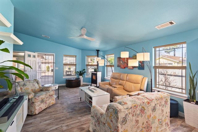 404 Lindilu Lane, Cave Junction, OR 97523