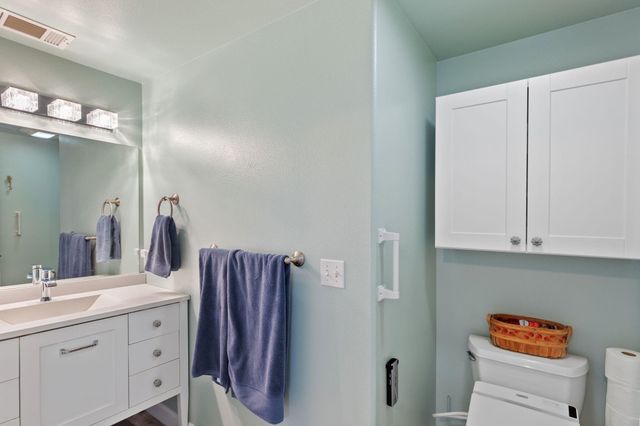 404 Lindilu Lane, Cave Junction, OR 97523