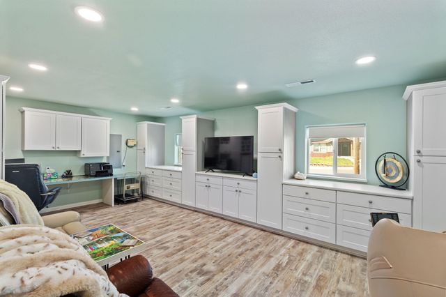 404 Lindilu Lane, Cave Junction, OR 97523