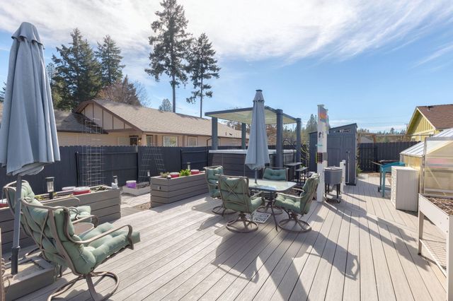 404 Lindilu Lane, Cave Junction, OR 97523