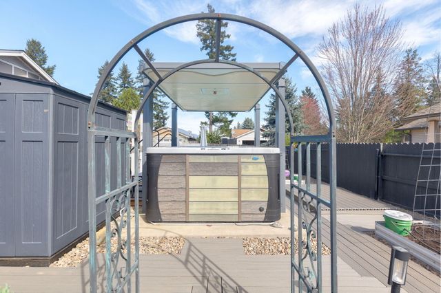 404 Lindilu Lane, Cave Junction, OR 97523