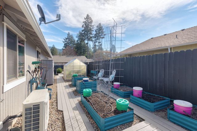 404 Lindilu Lane, Cave Junction, OR 97523