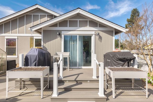 404 Lindilu Lane, Cave Junction, OR 97523