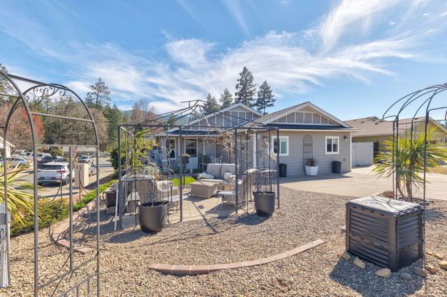 404 Lindilu Lane, Cave Junction, OR 97523
