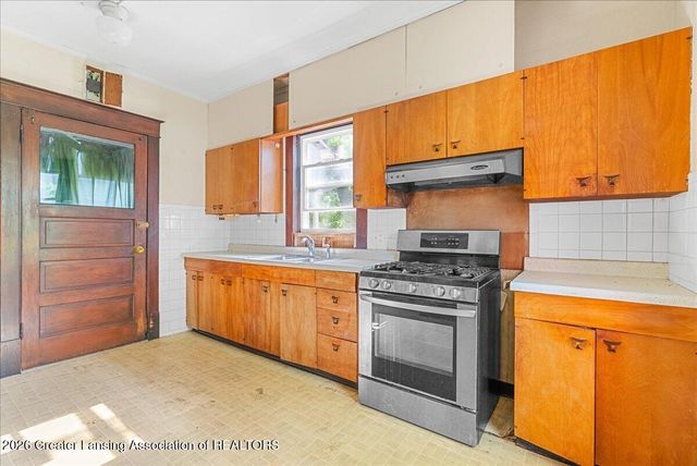 208 N Hosmer Street, Lansing, MI 48912
