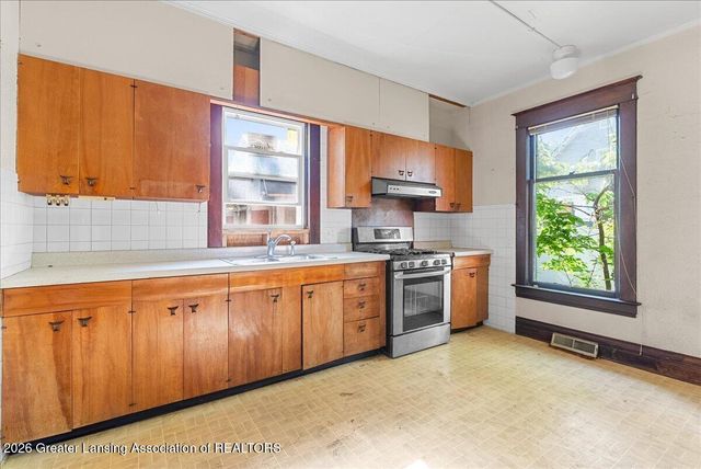 208 N Hosmer Street, Lansing, MI 48912