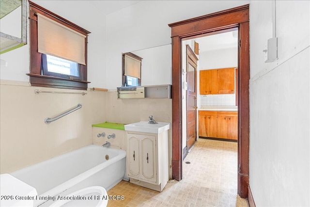 208 N Hosmer Street, Lansing, MI 48912