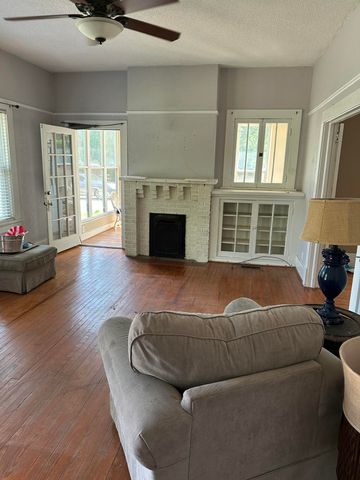 82 Nightingale Street, Barnwell, SC 29812