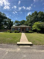 82 Nightingale Street, Barnwell, SC 29812