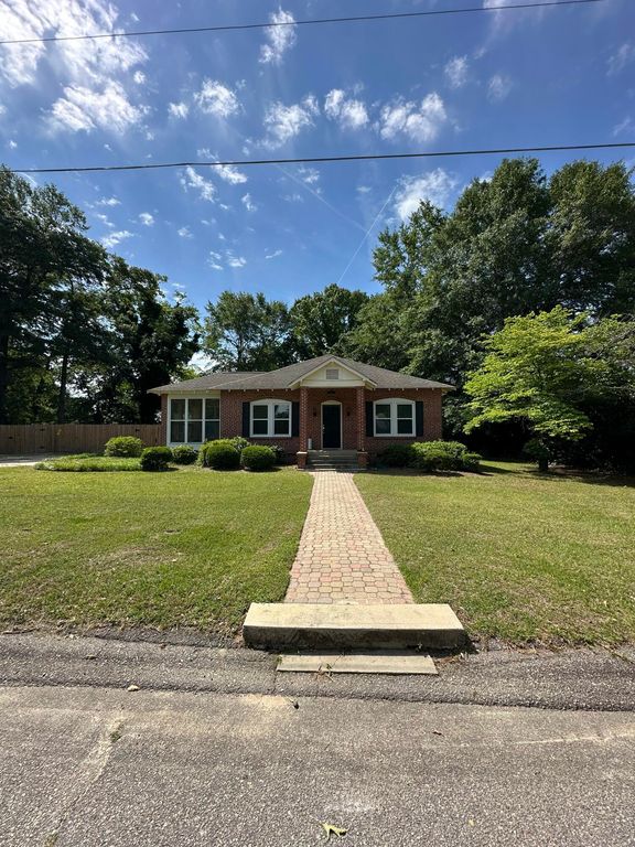 82 Nightingale Street, Barnwell, SC 29812