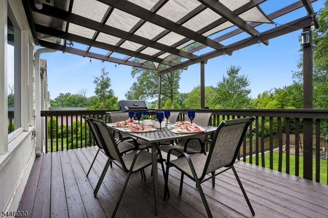 9 Barry Dr, West Orange Twp., NJ 07052