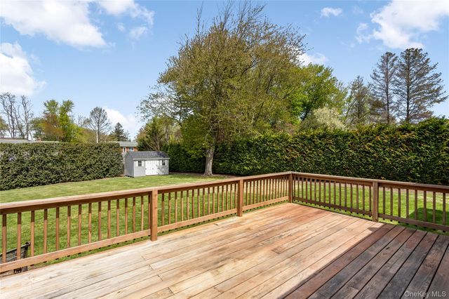 68 W Apollo Drive, Riverhead, NY 11901