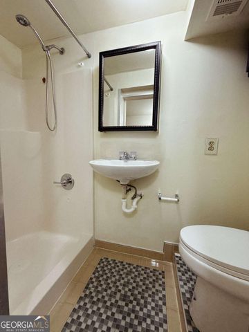 815 Sunfield Drive NW, Lilburn, GA 30047