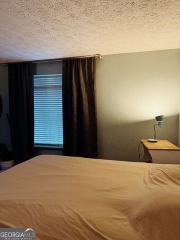 815 Sunfield Drive NW, Lilburn, GA 30047