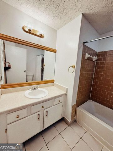 815 Sunfield Drive NW, Lilburn, GA 30047