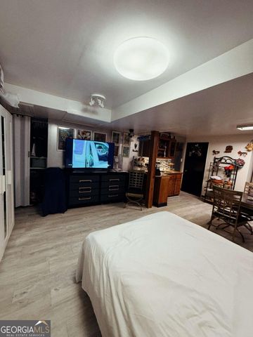 815 Sunfield Drive NW, Lilburn, GA 30047